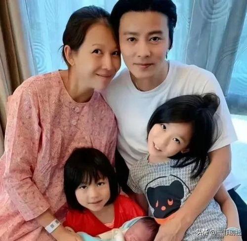 娱乐圈夫妻吃瓜爆料,揭秘明星婚姻背后的真相 第3张 娱乐圈夫妻吃瓜爆料,揭秘明星婚姻背后的真相 第3张