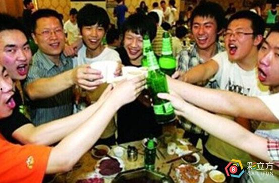 感恩哥喝酒爆料视频大全,视频大全背后的故事与情感
