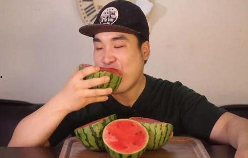 江西姐弟网红吃瓜,揭秘网络红人的瓜田生活 第2张 江西姐弟网红吃瓜,揭秘网络红人的瓜田生活 第2张