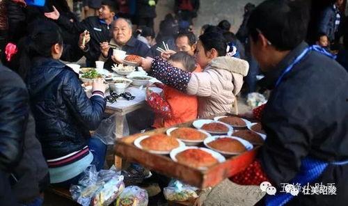 农村宴席爆料视频真实图片,传统习俗与现代生活的碰撞瞬间  第2张