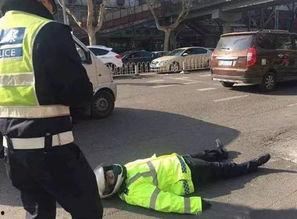 网友爆料打交警视频真实,街头冲突视频曝光，交警执法引发热议  第2张