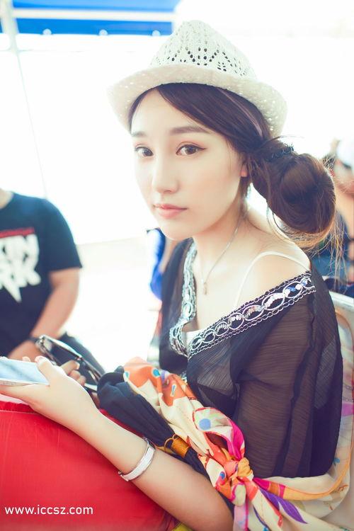 张澄萌照片在线观看,光影中的青春魅力  第3张