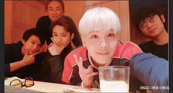 娱乐圈帅哥爆料是谁啊视频,揭秘神秘人物身份大揭秘 第2张 娱乐圈帅哥爆料是谁啊视频,揭秘神秘人物身份大揭秘 第2张